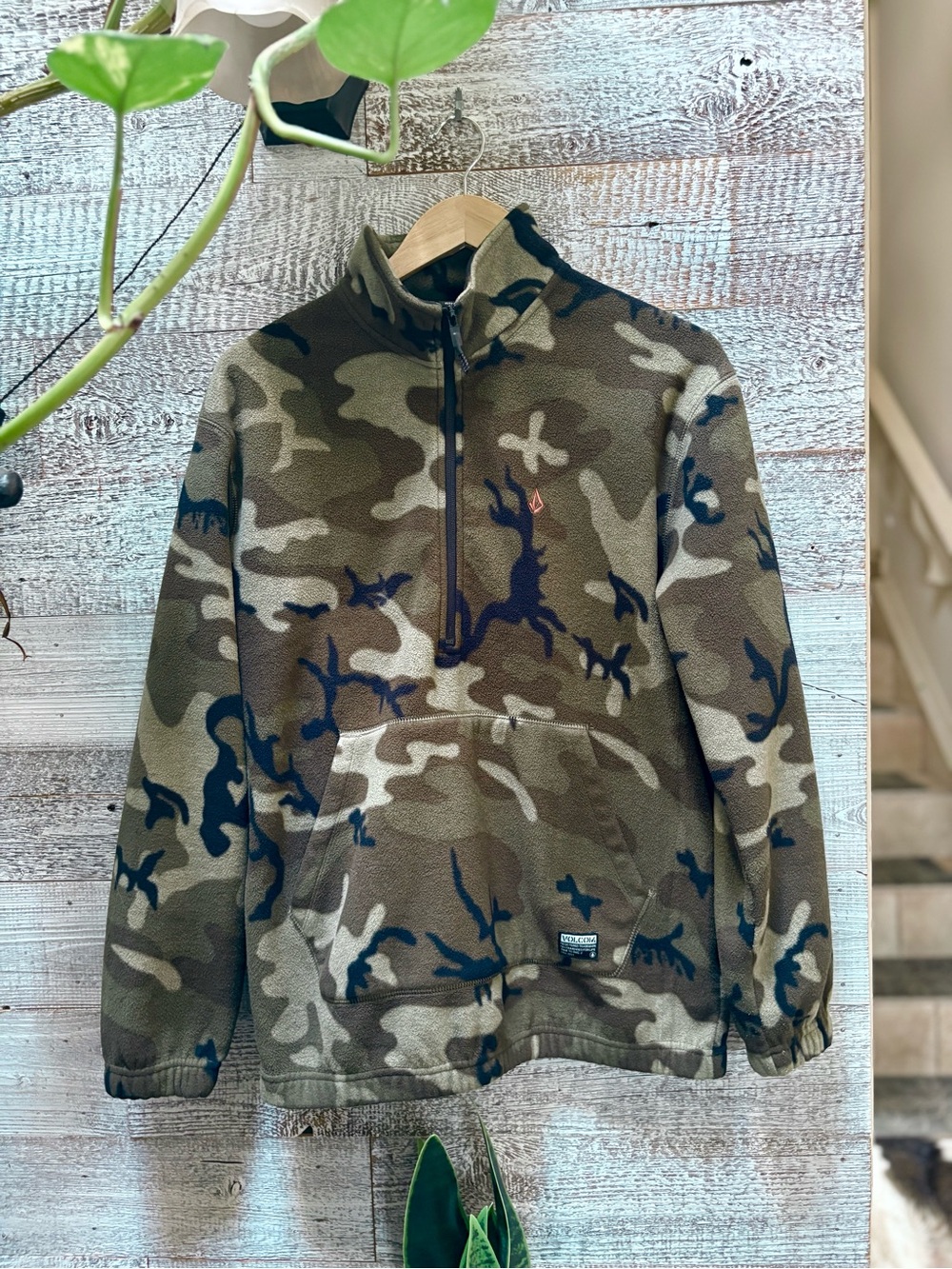 Volcom | Atavic Quarter 1/4-Zip Fleece Classic Camo Pullover - Men's S, Khaki